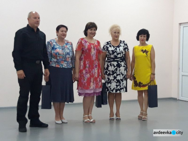 Бухгалтеров Авдеевки поздравили ценными подарками и концертом (ФОТО)
