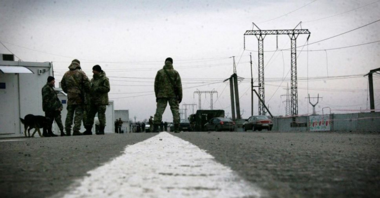 Донбасс: взятки и «документ» из «ДНР» помешали при пересечении линии разграничения