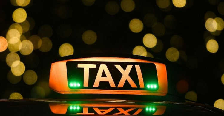 Таксисты будут устанавливать кассовые аппараты в авто