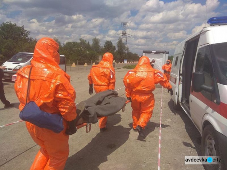 На КПВВ в Донецкой области учились бороться с чрезвычайными ситуациями (ФОТО)