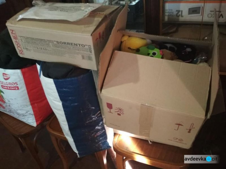 Авдеевские "симики" помогли доставить вещи для семей из прифронтовой зоны (ФОТО)