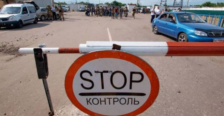 В МинВОТ рассказали о загруженности КПВВ на Донбассе и росте числа пересечений линии соприкосновения
