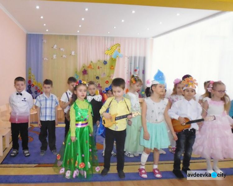 Авдеевские дети ярко отметили 8 Марта: фоторепортаж