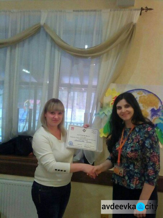 Авдеевские специалисты центра социальных служб для семьи и молодежи прошли тренинг в Святогорске (ФОТО)