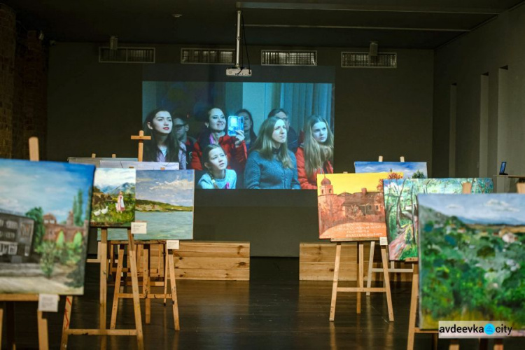 В Київі триває виставка «Точка і краєвид: Народний музей Авдіївки»