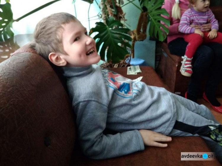 “Позитив шоу” в Авдеевке: особенные дети плакали от смеха (ФОТО)
