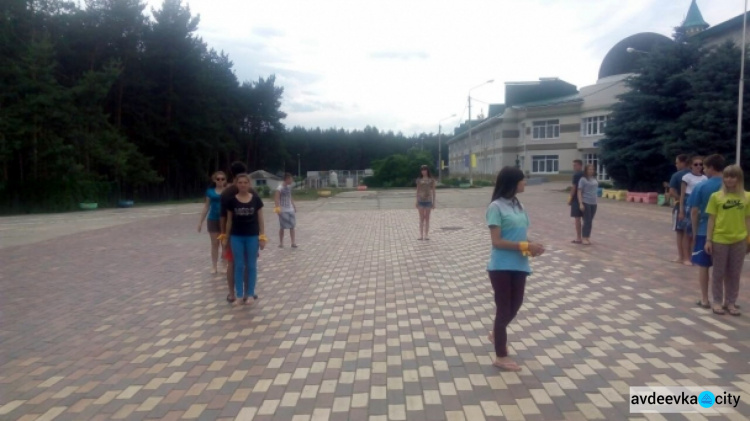 Известный тренер по танцам дала мастер-класс в Святогорске  для детей из интернатов (ФОТО)