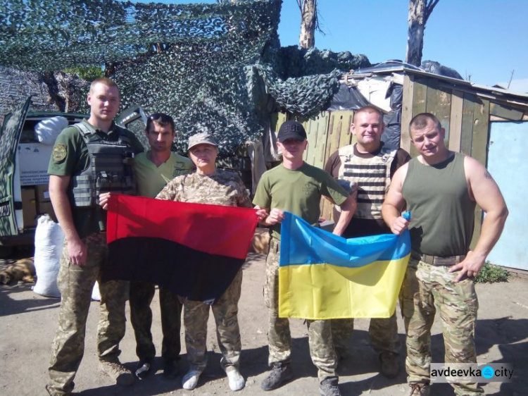 Представители Cimic Avdeevka и известная волонтер привезли военным много полезного (ФОТО)