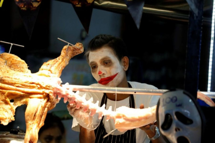 Ужас и веселье: как в мире отпраздновали Хэллоуин (ФОТО)