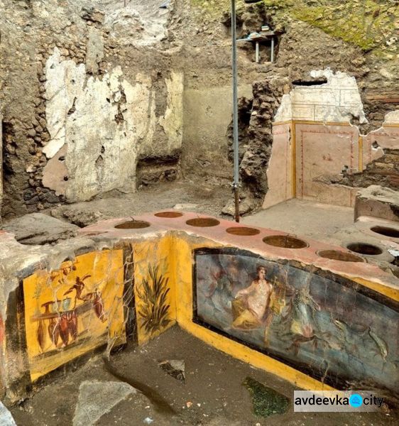 Археологи нашли в Помпеях древний магазин фастфуда, которому две тысячи лет