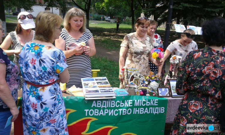 Авдеевка отпраздновала День Конституции Украины (ФОТОРЕПОРТАЖ)