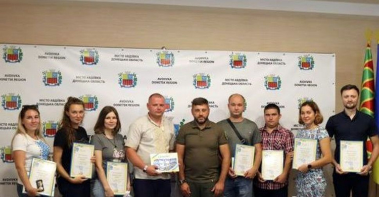 В Авдіївці очільник міста запросив на дружню бесіду однолітків незалежної України