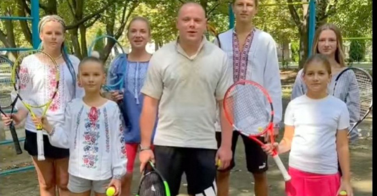 Тенісисти Авдіївки підтримали флешмоб до 30-ї річниці незалежності України