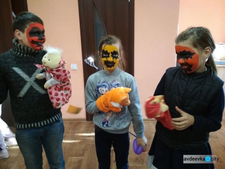 В прифронтовой Авдеевке отметили Хеллоуин (ФОТО)