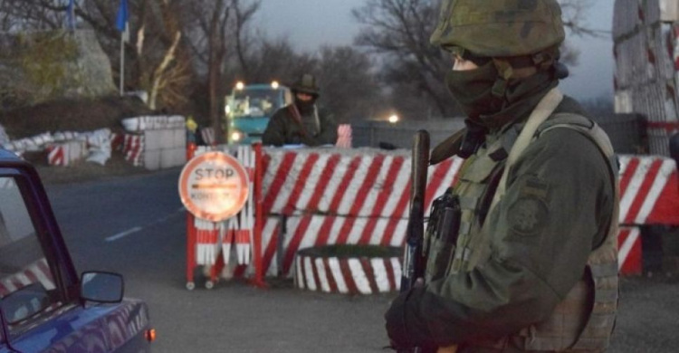 В Донецкой области нацгвардейцы вынуждены были применить оружие на блокпосту