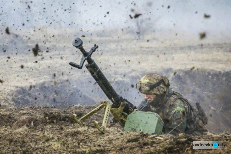 На Донбассе не утихают обстрелы