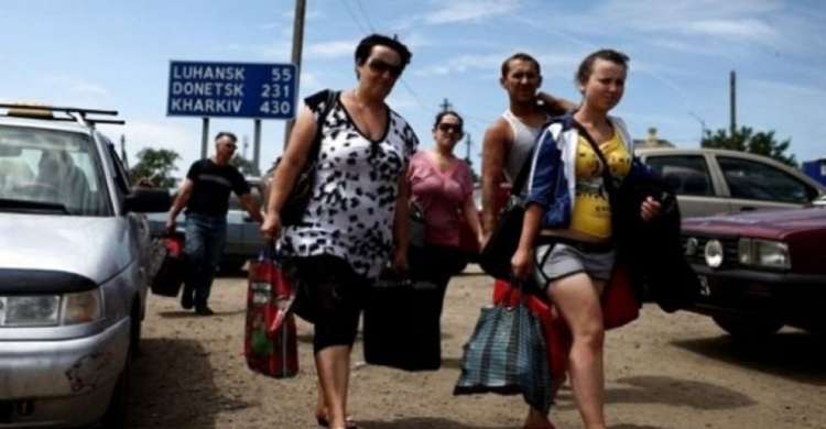 Число "официальных" переселенцев в Украине за месяц выросло на несколько тысяч