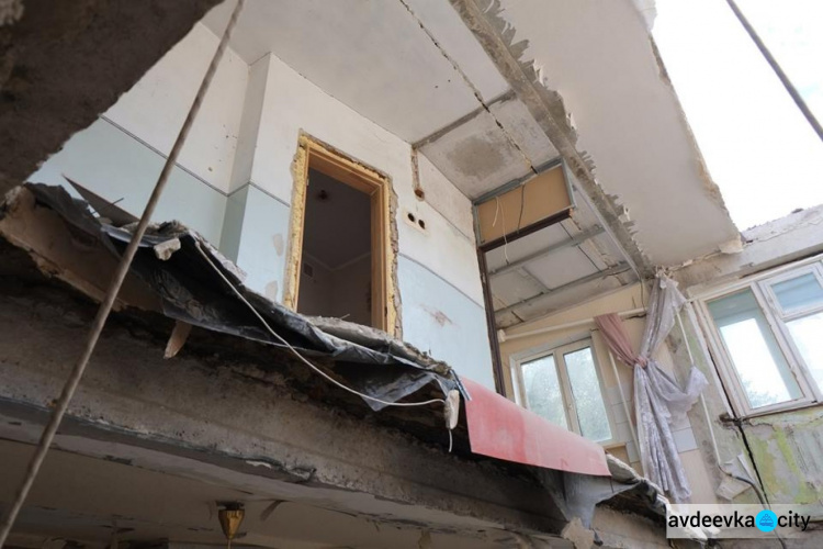 В Авдеевке идет восстановление жилья после обстрелов (ФОТО)