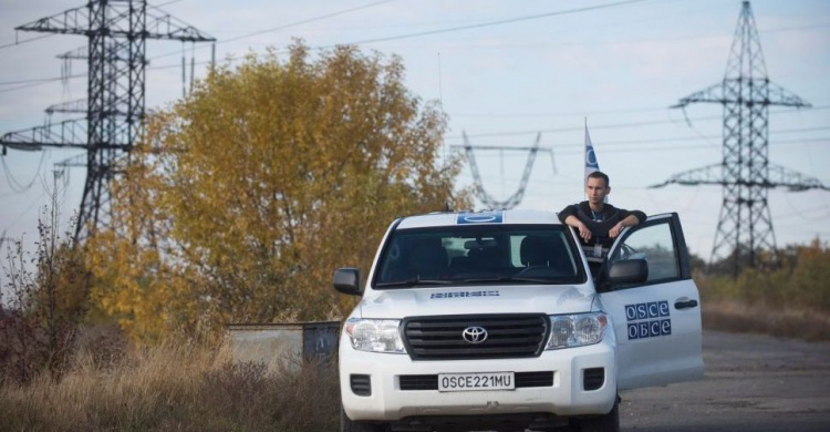 На блокпостах в Донецкой области зафиксированы длинные очереди