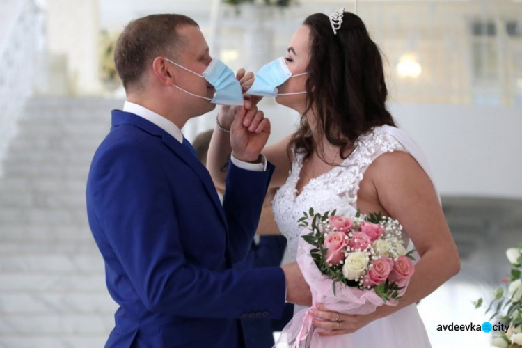 В Авдеевке в апреле чаще женились, чем разводились