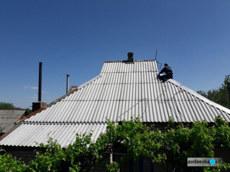 В Авдеевке после обстрелов восстановили почти 450 частных строений (ФОТО)