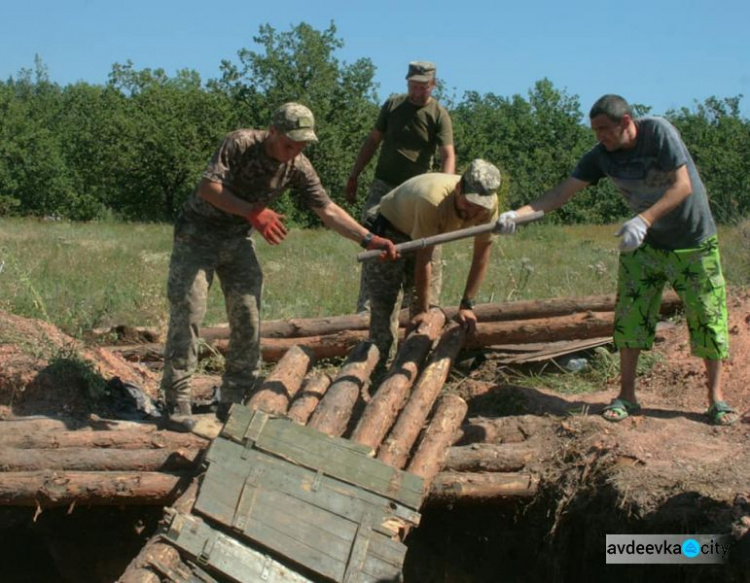 Блиндаж за Мемориалом защитникам Авдеевской промзоны начали реставрировать (ФОТО)