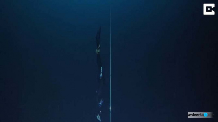 Итальянка нырнула на 100-метровую глубину без акваланга (ФОТО+ВИДЕО)