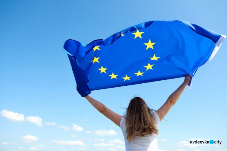 Украинцы стали лидерами по количеству видов на жительство в ЕС