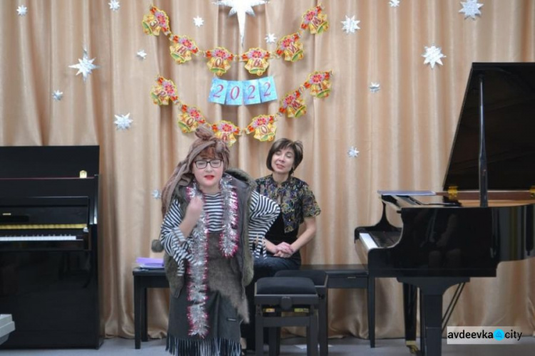 В оновленій концертній залі музичної школи відбувся новорічний концерт «Разом веселіше»