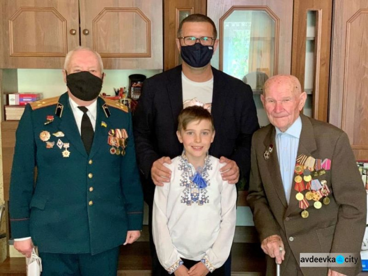 Нардеп Муса Магомедов побывал в гостях у авдеевских ветеранов, защитивших мир от нацизма
