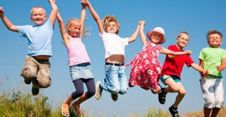 Детям Донбасса подарят мирное лето
