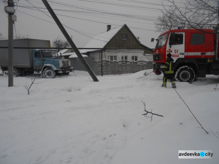 Снежный плен: новые случаи спасения на Донетчине (ФОТО)