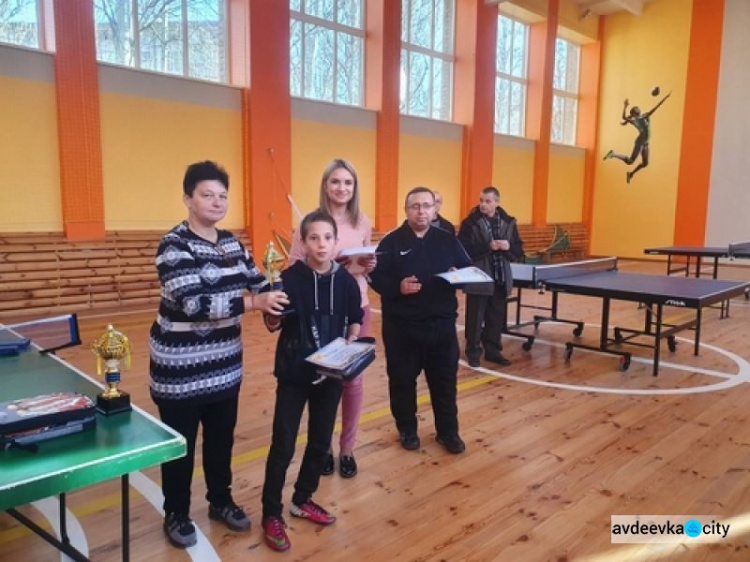В Авдеевке определили победителей молодежного турнира по пинг-понгу (ФОТО)