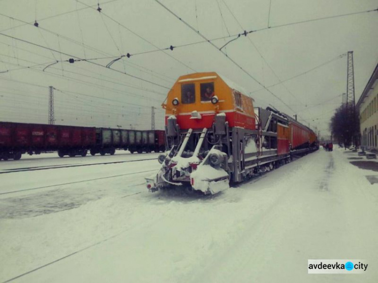 Непогода не повлияла на движение поездов в Донецкой области: все работает как часы