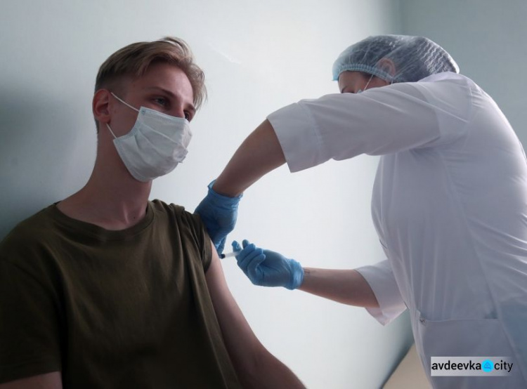 Могут ли вакцинированные от COVID заболеть штаммом "Дельта": ответ Минздрава