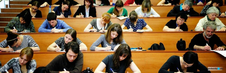 В Украине не планируют отказываться от бесплатного высшего образования