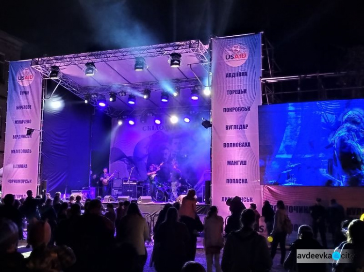 В Авдіївці відшумів мандрівний фестиваль "З країни в Україну" (ФОТО)