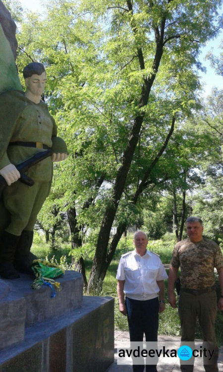 В Авдеевке вспоминали жертв войны в Украине (ФОТО)