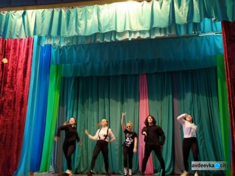 В Авдеевке отбирали яркие номера для школьного талант-шоу (ФОТО)