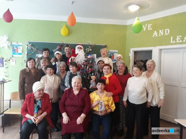 Авдіївським пенсіонерам влаштували новорічне свято (ФОТО)