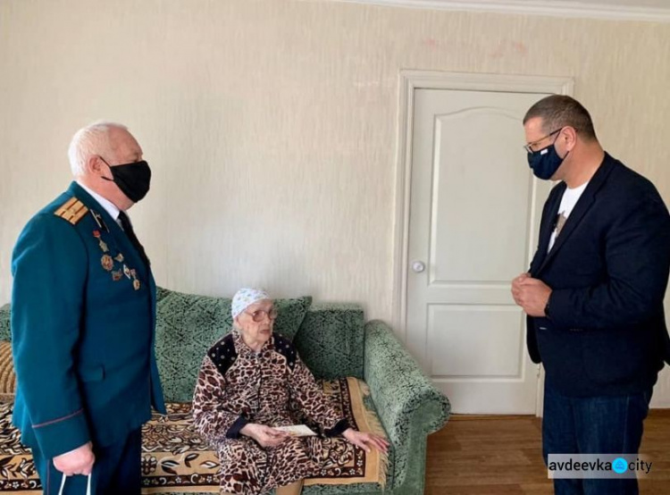 Нардеп Муса Магомедов побывал в гостях у авдеевских ветеранов, защитивших мир от нацизма