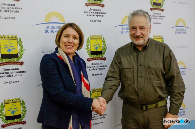 Глава Донецкой области  рассказал послу Великобритании  об обстрелах, ВПЛ  и восстановлении региона