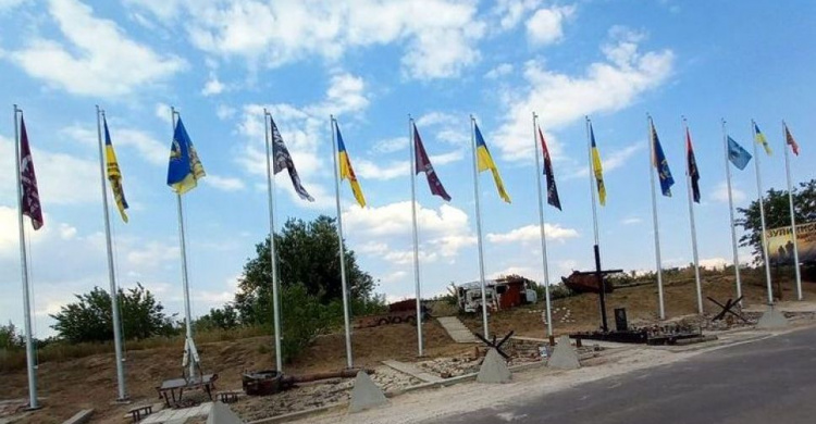 На мемориале "Промка" пропал флаг одной из бригад, защищавших Авдеевку
