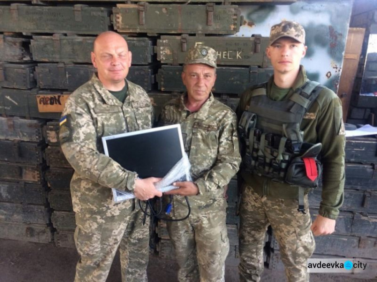 Офицеры Cimic Avdeevka доставили подарки детям, местным жителям и военнослужащим (ФОТО)