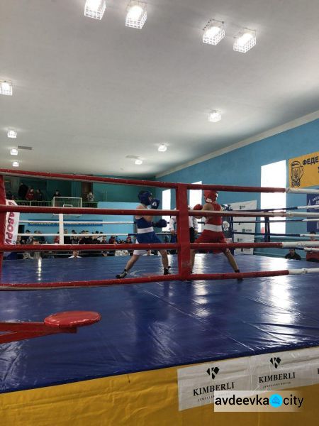 Спортсмен из Авдеевки занял призовое место на всеукраинском турнире по боксу (ФОТО)
