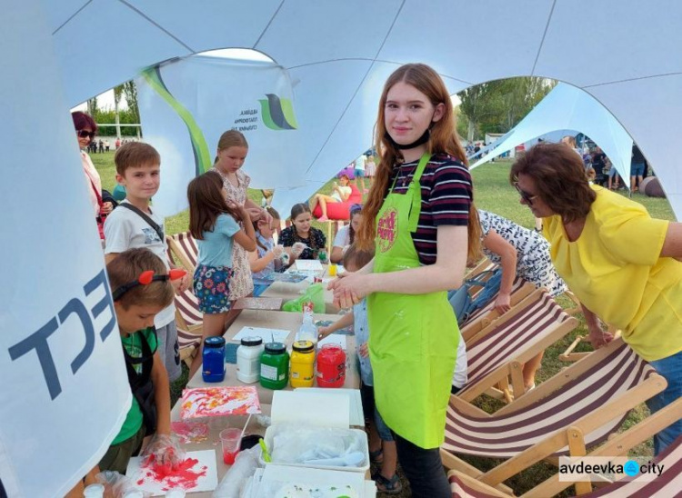 В Авдеевке состоялся грандиозный молодёжный фестиваль "Робимо українське"
