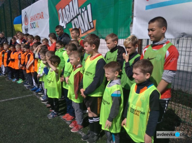 Ради детей: В Авдеевке стартовал футбольный проект “Давай, играй!” (ФОТО+ВИДЕО)