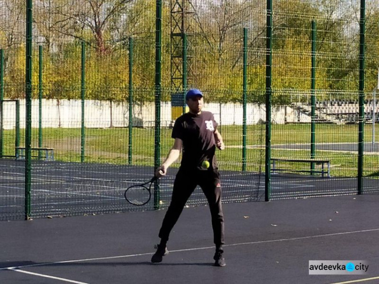 На теннисном турнире в Авдеевке победителями стали девушки (ФОТО)
