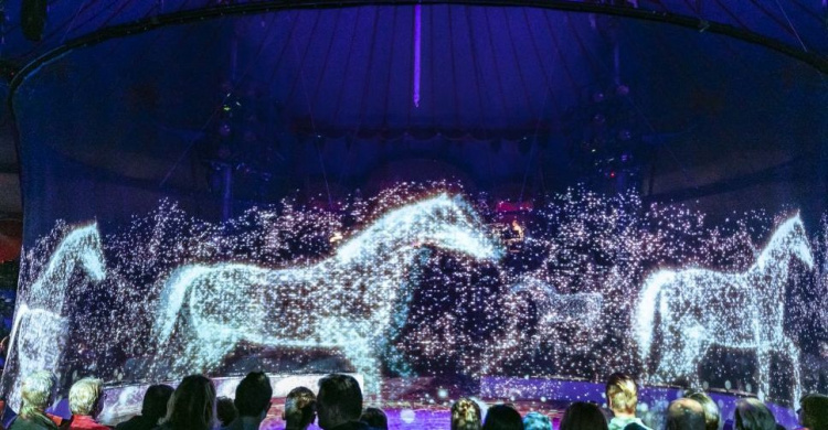 В немецком цирке вместо животных выступают голограммы (ФОТО+ВИДЕО)