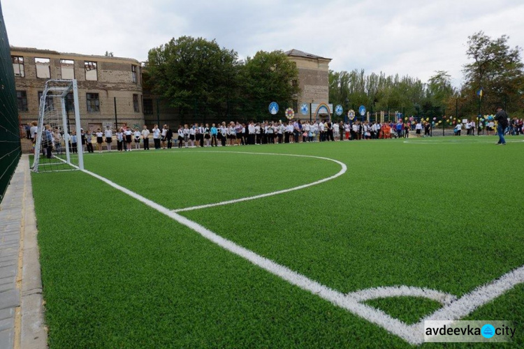 На Донетчине сегодня открыли пять футбольных площадок (ФОТО)